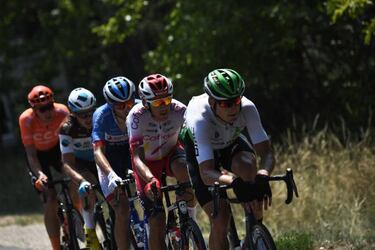 Caleb Ewan logra el doblete en un d¨ªa de calor y ca¨ªdas