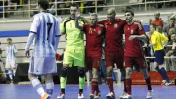 Paco Sedano, Miguel&iacute;n, Fernandao y Lolo celebran un gol. 