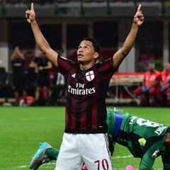 Agente de Bacca: "No hay razón para que salga de Milan"