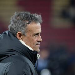 Report: Barcelona players want PSG coach Luis Enrique to replace Xavi Hernández