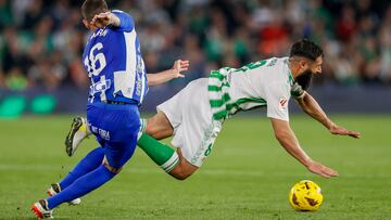 Nabil Fekir, ante el Alav¨¦s.