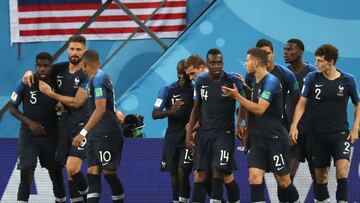 St.petersburg (Russian Federation), 10/07/2018.- Samuel Umtiti (L)of France celebrates with teammates after scoring the opening goal during the FIFA World Cup 2018 semi final soccer match between France and Belgium in St.Petersburg, Russia, 10 July 2018.
