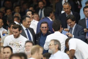 Gran ambiente en el palco del Bernabéu. 