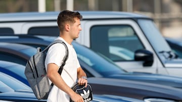 Julen Agirrezabala, en su primer día en Paterna.