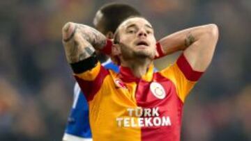 Sneijder busca una segunda oportunidad en la Liga turca