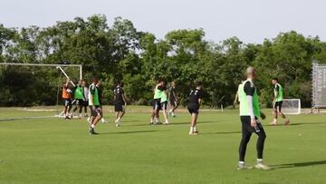 ¡Ya mojó! Florian Thauvin mete gol en entrenamiento de Tigres y lo festeja con baile