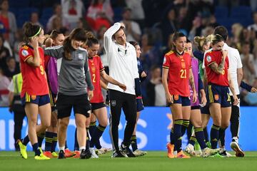Las jugadoras de la selección española tras finalizar el partido.