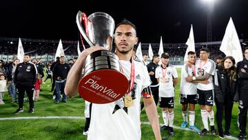 Amenazas de muerte y cyberbullying: la madre de Suazo emociona a todos