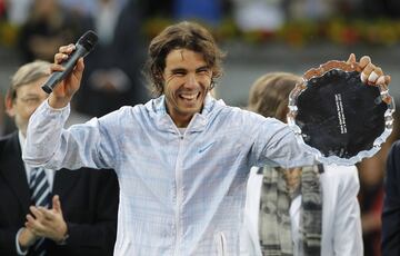 Rafa Nadal en el Madrid Open de 2010, ganó a Roger Federer por 6-4, 7-6(5).