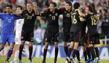 Pese a que no es una gran goleada, Estados Unidos ganaba la final de la Copa Oro 2011 por un tranquilo 2-0 y terminó cediendo -en su propia casa- el partido por 2-4 ante su clásico rival.