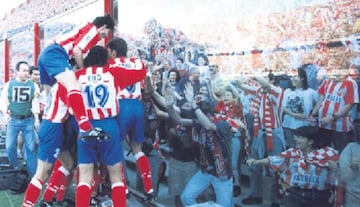 La plantilla del Atleti celebra el gol de Kiko, que suponía el 1-0.