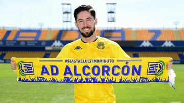 Hugo Fraile presentado como nuevo jugador del Alcorc&oacute;n.