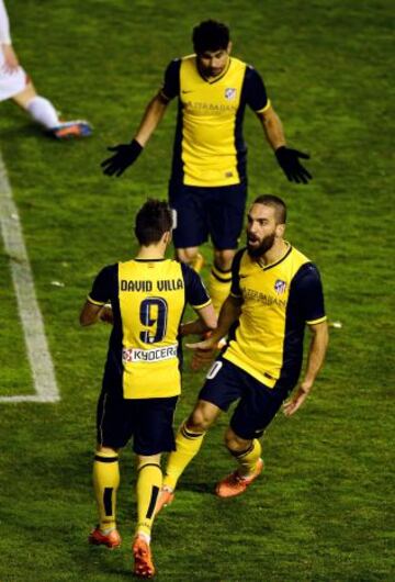 Los jugadores celebran el 0-1 de Villa.