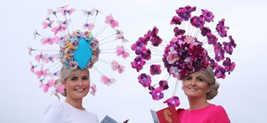 Sombreros imposibles en el Hipódromo de Galway