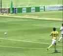 Es hijo de una figura de Colo Colo y brilló con este golazo en un nuevo título del Cacique: ¡definición idéntica a su padre!