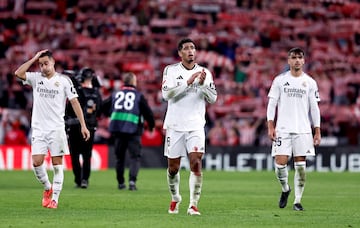 Lucas Vázquez, Jude Bellingham y Raúl Asencio, tras finalizar el encuentro.