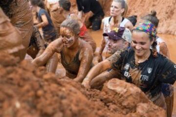 Tel Aviv celebra la divertida carrera The Mud Day