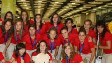 Las Sub-17, terceras del mundo, fueron aclamadas en Barajas