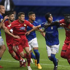 El Oviedo vuelve al alambre