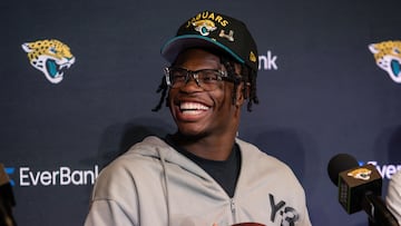 Jaguars rookie Travis Hunter shocks wife with $700k wedding gift