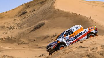 Isidre Esteve con el Toyota durante la quinta etapa del Dakar 2022.