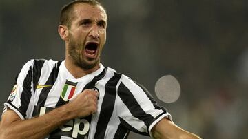 El zaguero de la Juventus obtuvo hace poco, y con honores, el Master en Administración.