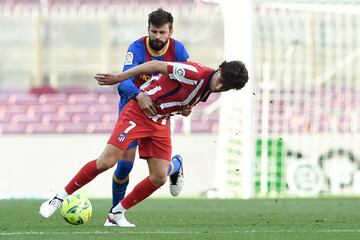 Gerard Piqué y Joao Felix 