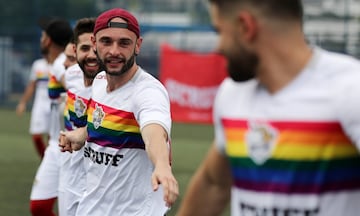 En la ciudad brasile?a de S?o Paulo se ha celebrado la Champions LiGay, una competici車n donde todos sus integrantes son homosexuales y que tiene como objetivo final acabar con la discriminaci車n en el f迆tbol.