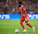 Alphonso Davies supera a Rodrygo en el FIFA 23
