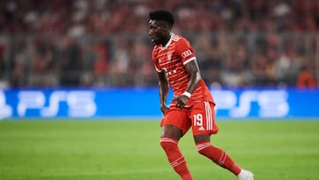 El lateral del Bayern Münich, Alphonso Davies, está mejor rankeado en el videojuego del FIFA 23 que el delantero del Real Madrid, el brasileño Rodrygo.