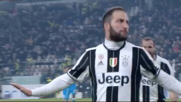 ¿Falso perdón de Higuaín? Así celebró su gol al Nápoles