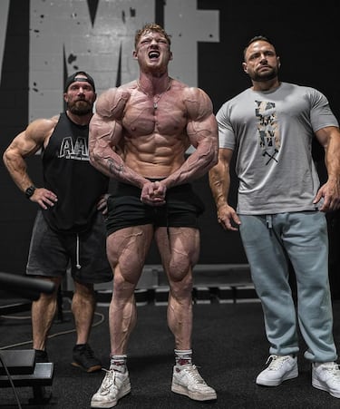 Anton Ratushnyi es un joven de tan solo 20 años que se ha convertido en una de las mayores sensaciones del mundo del culturismo. El culturista ha ha superado, 57 años después, el récord de Schwarzenegger de ser el culturista profesional más joven de la historia tras ganar el título de la división nacional del NPC en Texas. Posee un físico estéticamente impecable, un atributo que ha dejado a muchos boquiabiertos.