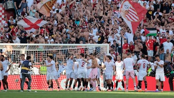 El Sevilla, tras ganar al Barcelona.