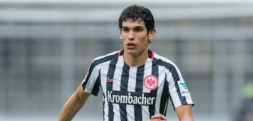 Jesus Vallejo of Frankfurt controls