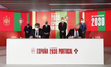 Fernando Gomes y Luis Rubiales, presidentes de la federaci¨®n portuguesa y espa?ola de f¨²tbol.