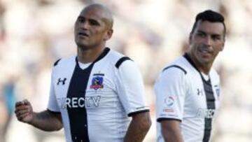 Humberto Suazo retoma el puesto de centrodelantero ante Barnechea.