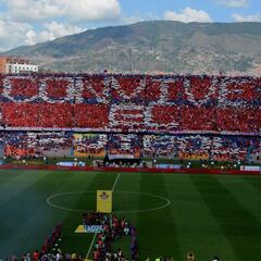 DIM recibe el clásico con un tifo en el Atanasio Girardot