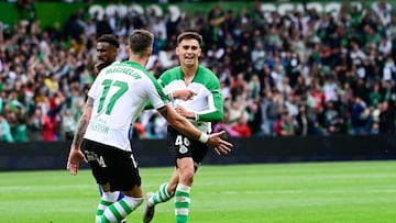 Mario García hizo el gol del empate para el Racing con un tremendo zurdazo dese la frontal.