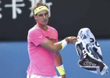 Rafa Nadal perdió ante el checo Tomas Berdych por 6-2, 6-0 y 7-6 (5) tras más de dos horas de partido.