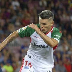 Dani Torres, a punto de cerrar su salida del Alavés