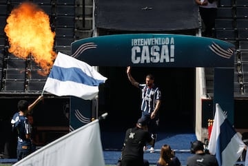Sergio Ramos se presentó con Monterrey ante cientos de personas. “Dejar un legado en México es un reto personal. No vengo a pasear sino a conquistar títulos nuevos. El fútbol no es una cuestión de edad, es cuestión de rendimiento”, declaró como Rayado.