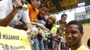 <b>EL MÁS CARO. </b>Roig desembolsó ocho millones por De Guzmán.