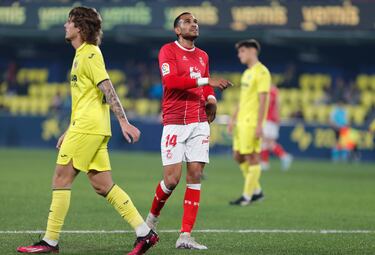 Mboula encadenó su segunda jornada seguida viendo puerta con un buen gol. El centrocampista culminó un contragolpe perfecto, tras recibir una asistencia de Íñigo Vicente y picarla por encima de Iker Álvarez en su salida.