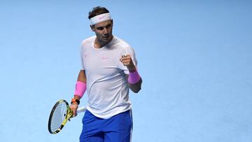 Nadal cierra el puño ante Medvedev.