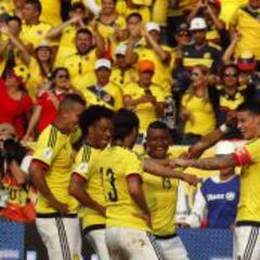 James toque, Bacca gol y Colombia golea al líder