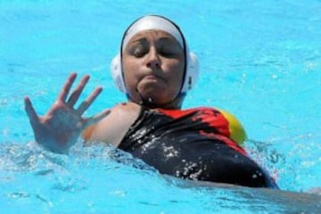 El bañador puede jugar malas pasadas a las jugadoras de waterpolo. descuido