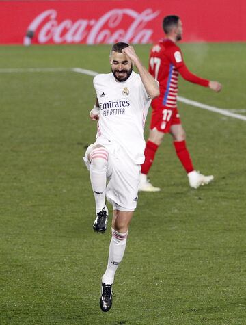Benzema celebrando el gol 2-0