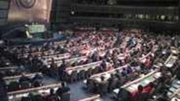 EN ESTA SALA DE LA ASAMBLEA GENERAL QUIERE VERSE EL REAL MADRID.Esta es la sala donde diplomáticos de 189 estados miembros de la ONU debaten los principales problemas políticos y sociales del planeta. Un centro neurálgico de la actividad mundial, donde podría posar el Real Madrid al completo como reconocimiento a su Centenario. Las gestiones están en marcha.