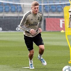 "Kroos no ve motivo de cambiar en el corto plazo, está feliz"