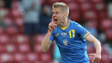 Soccer Football - Euro 2020 - Round of 16 - Sweden v Ukraine - Hampden Park, Glasgow, Scotland, Britain - June 29, 2021 Ukraine&#039;s Oleksandr Zinchenko celebrates scoring their first goal Pool via REUTERS/Robert Perry